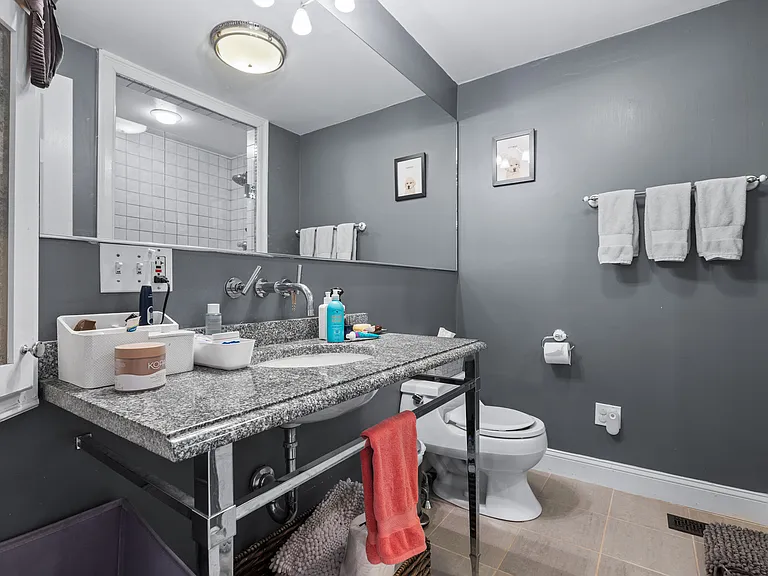 253 Bunker Hill St — Photo 8