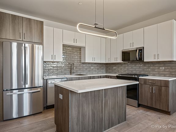 2nd image of 27 W Park Blvd #101
