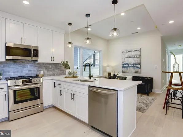 822 Kennedy St NW #3, Washington, DC 20011