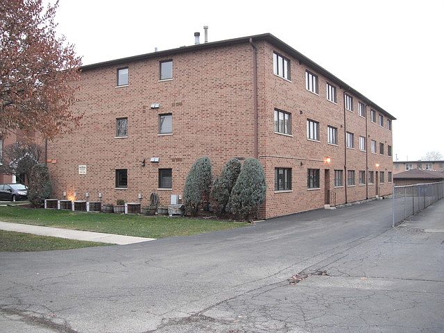 1st image of 7114 W 108th St APT 402