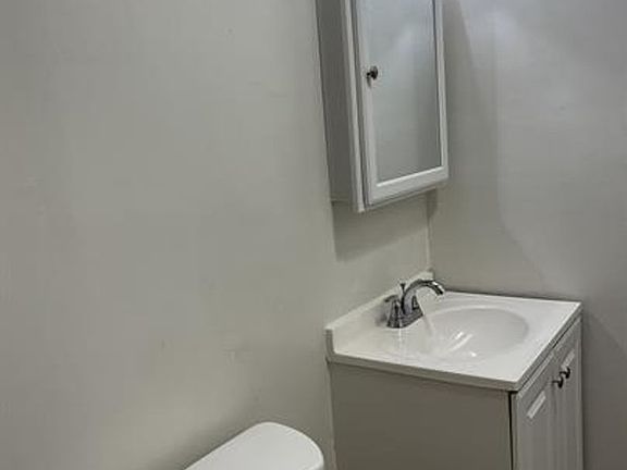 4th image of 3633 Greenmount Ave APT 202