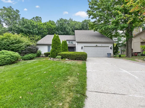 38808 Lancaster Dr, Farmington Hills, MI 48331