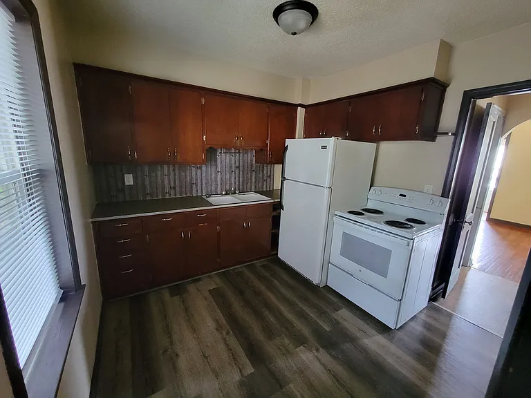 401 N Dewey St #401 — Photo 7