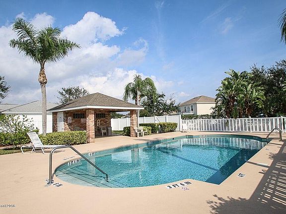 2nd image of 1113 White Oak Cir