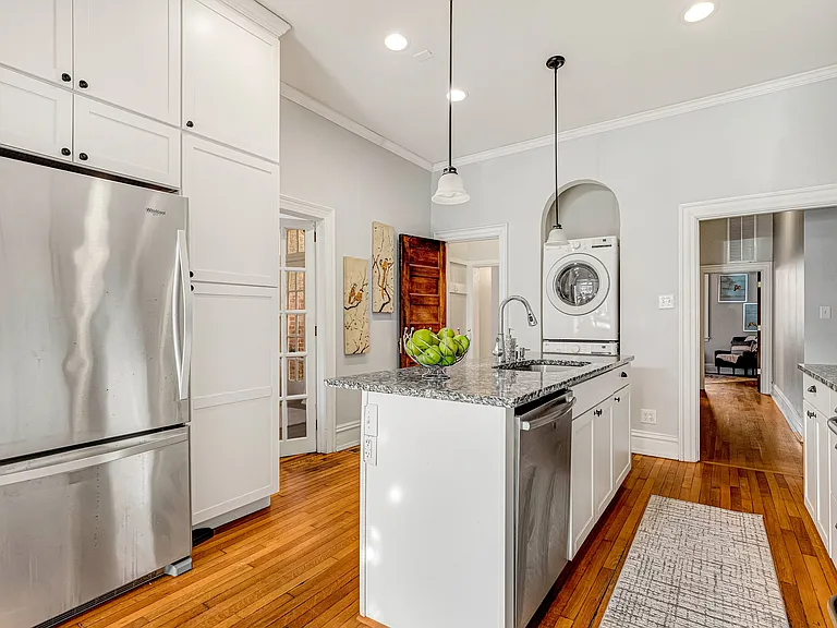 1208 W Franklin St #B — Photo 25