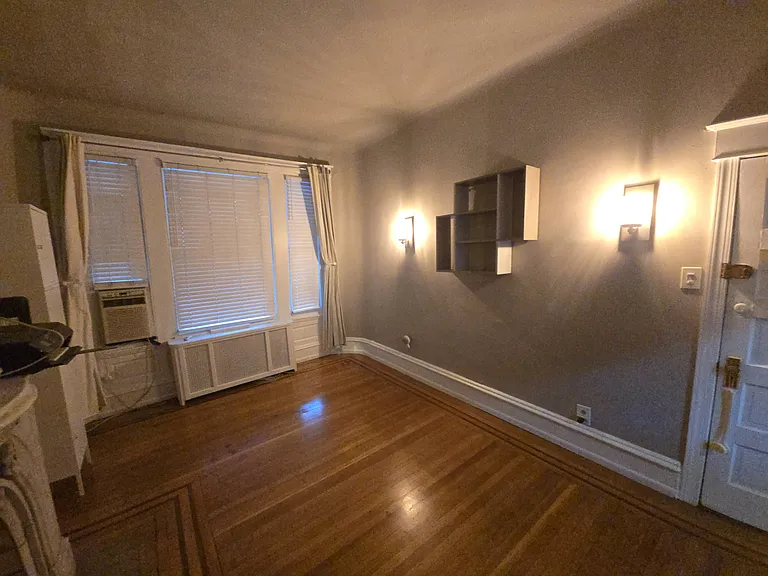 233 S 44th St #1 — Photo 2