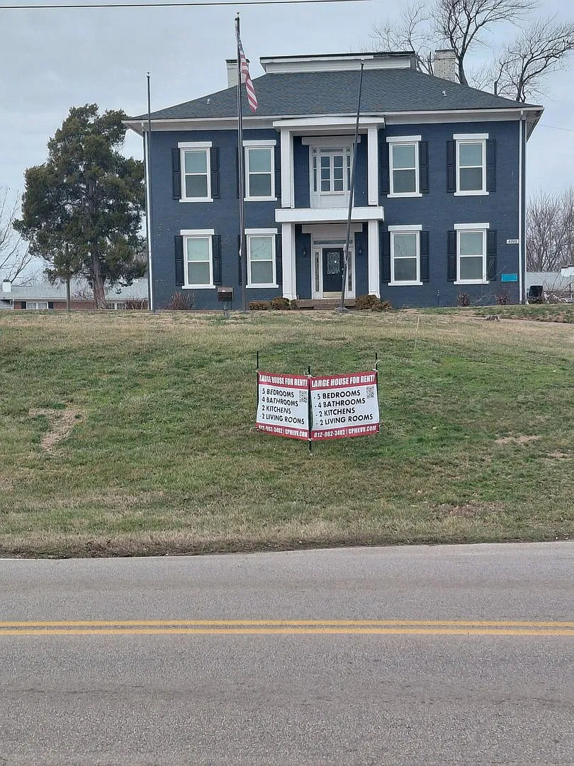 Newburgh - Old State Rte 261 Buildings — Photo 1