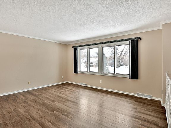 4th image of 4297 Evergreen Dr #4297