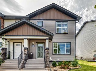 31 N Crestview Blvd, Sylvan Lake, AB T4S 0N4