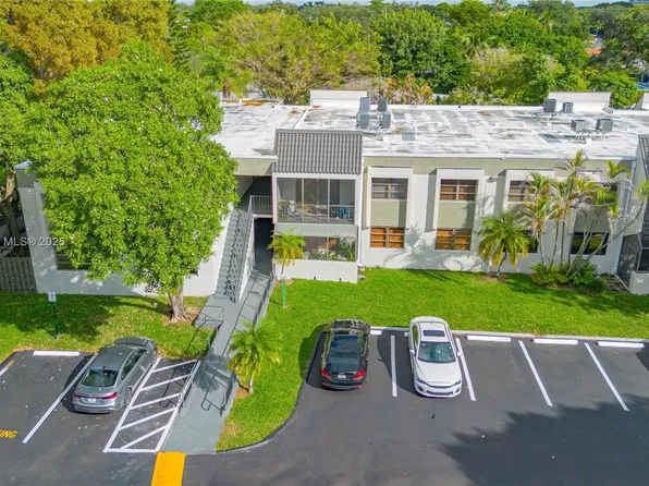 7955 SW 104th St APT 203-D, Miami, FL 33156