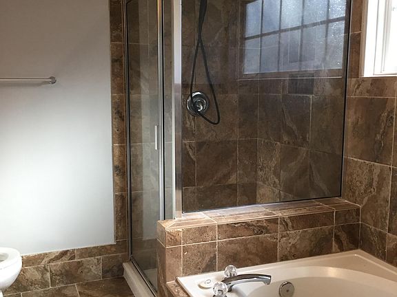 Renovated Master Bathroom with large walk-in shower/Garden T