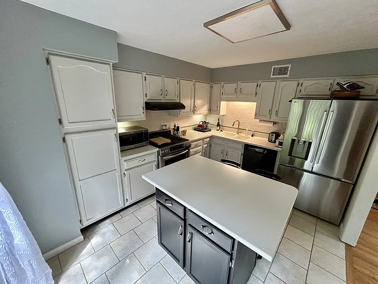330 Chimney Hl — Photo 14