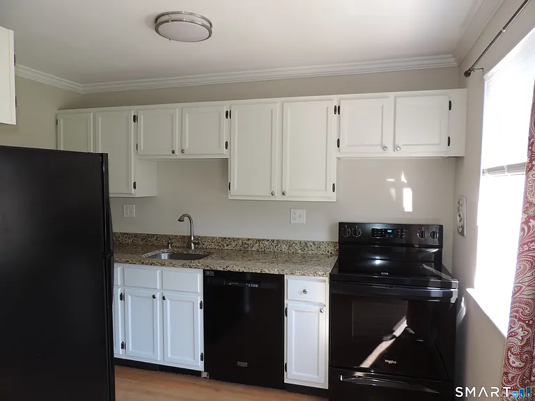 224 New Britain Ave #8 — Photo 3