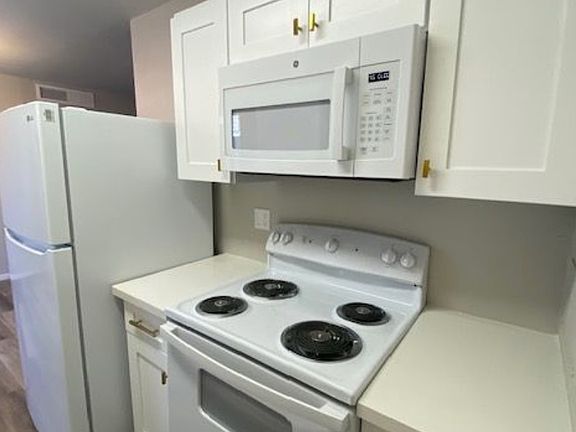 3rd image of 201 S Elden St #2