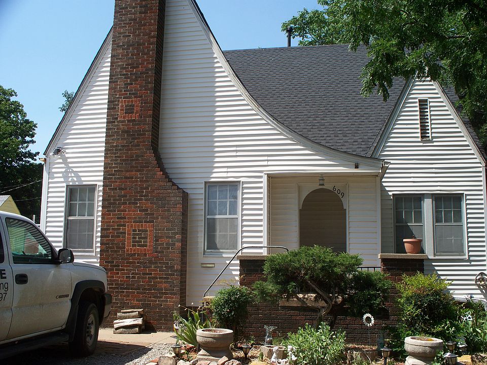 1st image of 609 W Otoe Ave