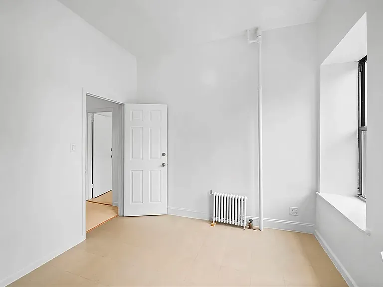 3476 Broadway #3 — Photo 8