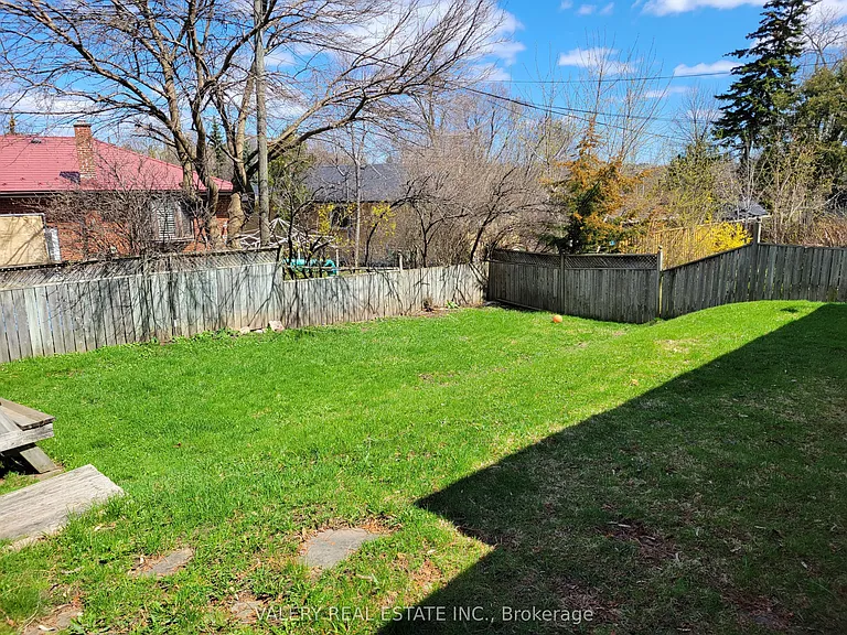 118 Dorcot Ave #MAIN — Photo 22
