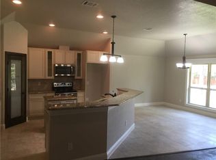 1221 Tradewind Cir, Azle, TX 76020