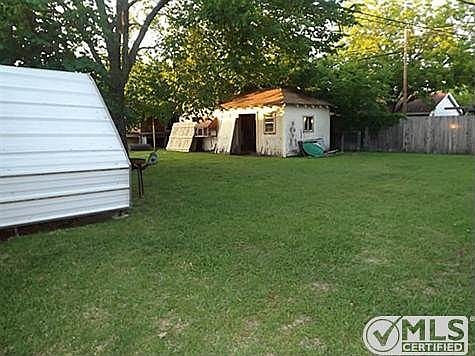 4th image of 418 Southlake Dr