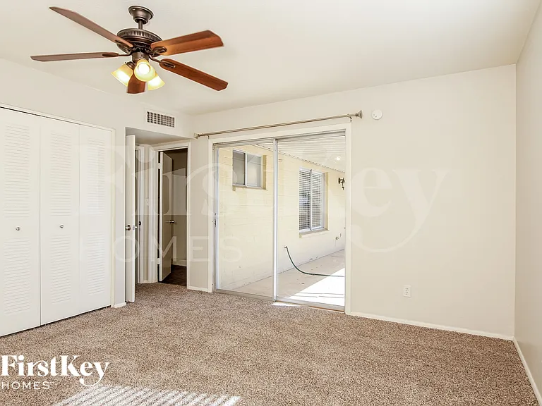 3301 W Mountain View Rd — Photo 10