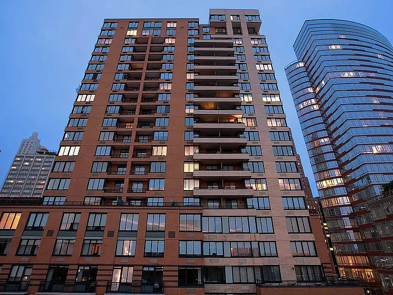 99 Battery Pl #6K — Photo 10