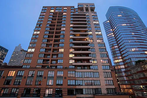 99 Battery Pl Photo 1
