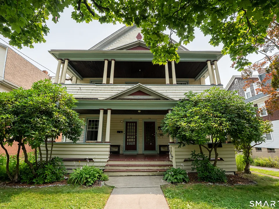 92 Fairfield Ave #1