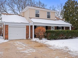 267 Timber Hill Rd, Buffalo Grove, IL 60089