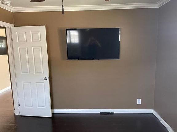 4th image of 4749 Coldbrook Ave