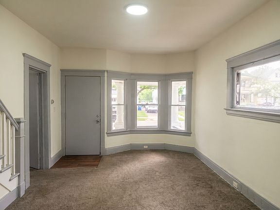 4th image of 3006 E 130th St