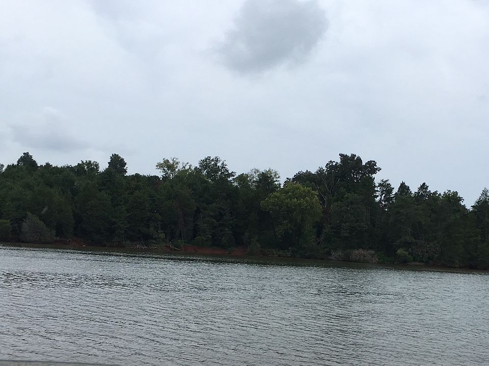 1st image of Northshore Dr