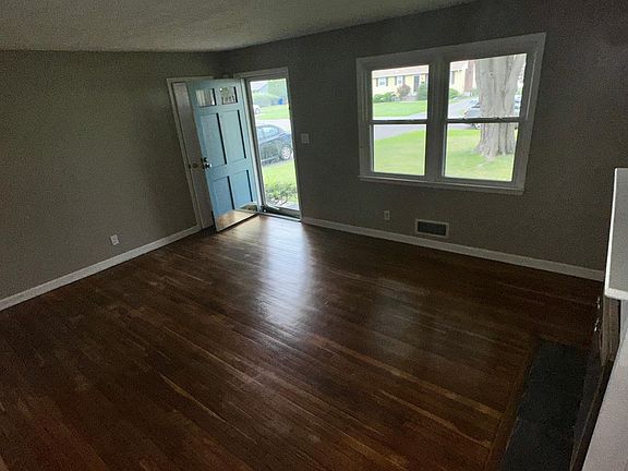 4th image of 22 Parker St