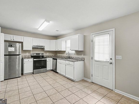 5th image of 3607 Stephanie Ct