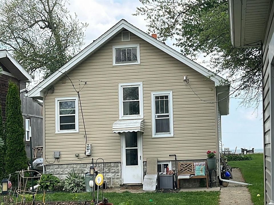1st image of 3072 Lakeshore Dr