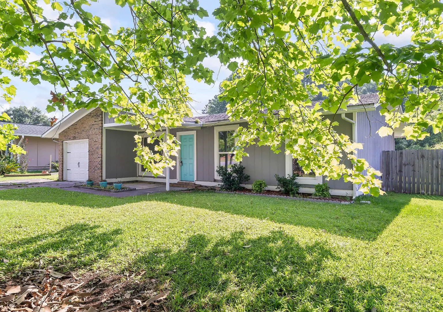 Granite Counters, Large Deck & Huge Backyard This One Has It All! — Photo 2