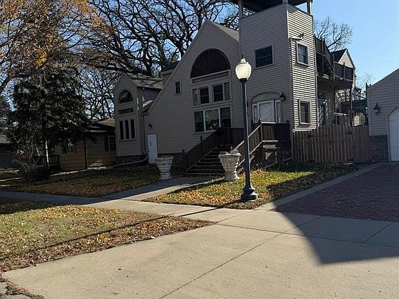 4th image of 227 W 5th St