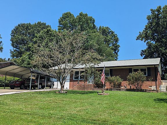 2nd image of 2324 Greenleaf Dr