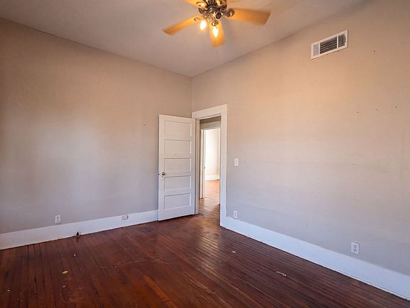5th image of 628 Olive St