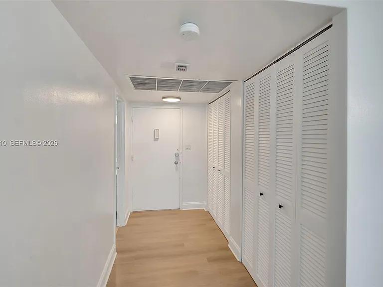 5401 Collins Ave #928 — Photo 17