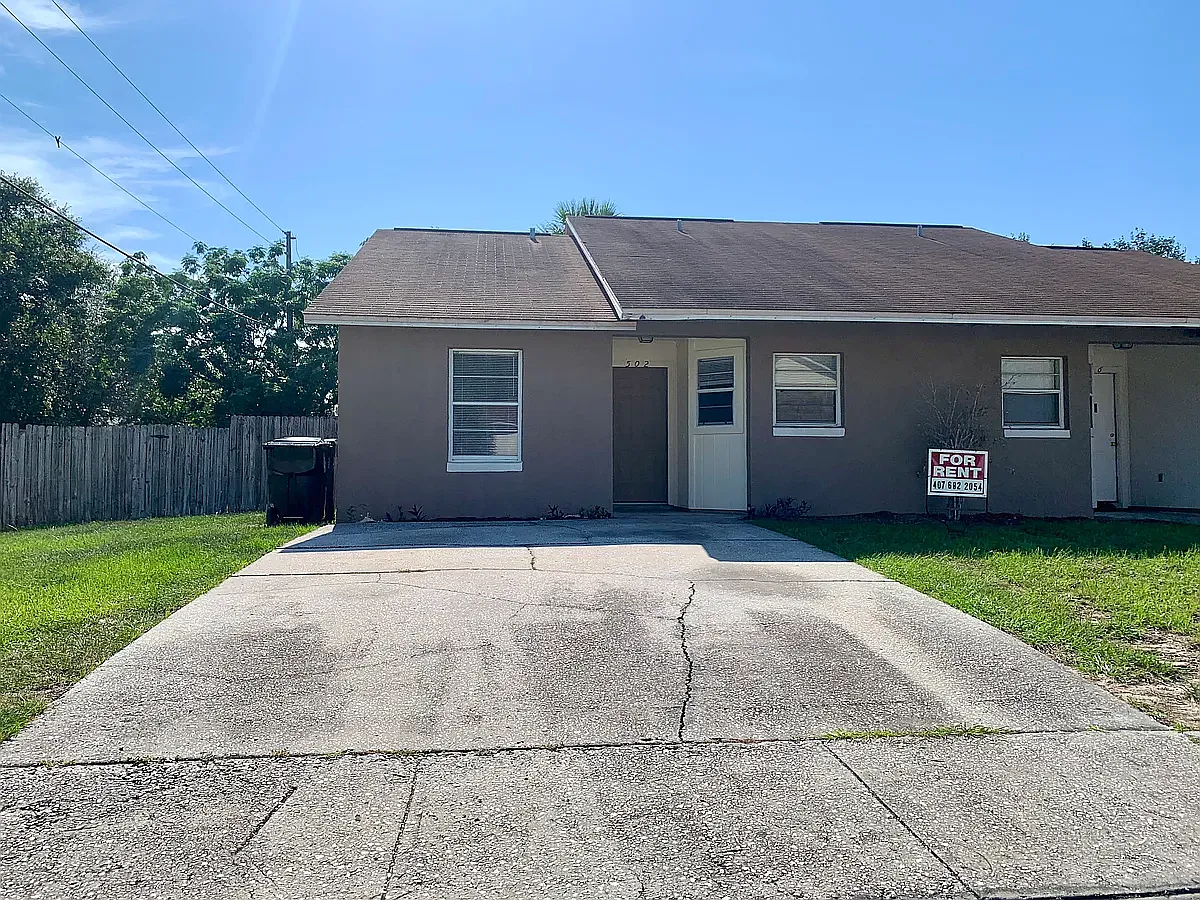 502 Maineline Blvd — Photo 2