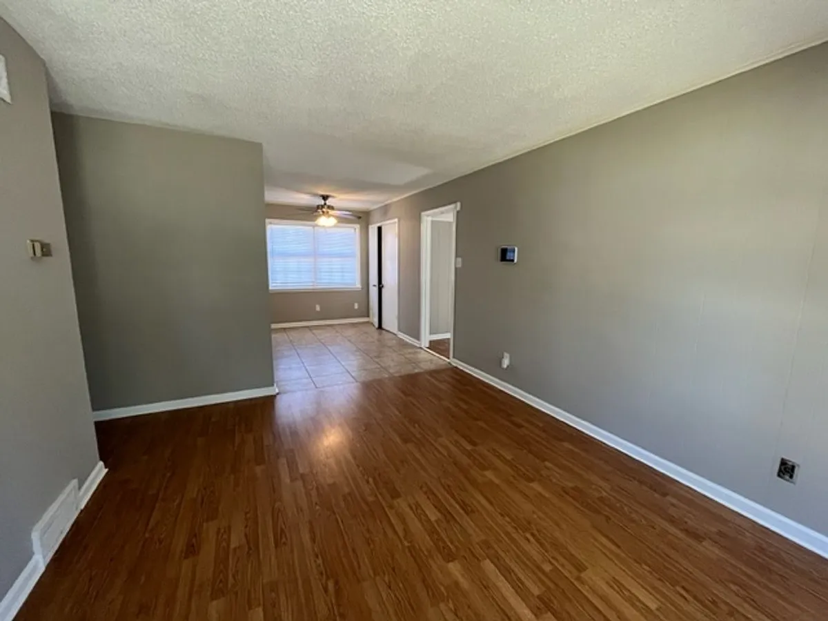 Building Photo - 6390 Greenbriar Dr