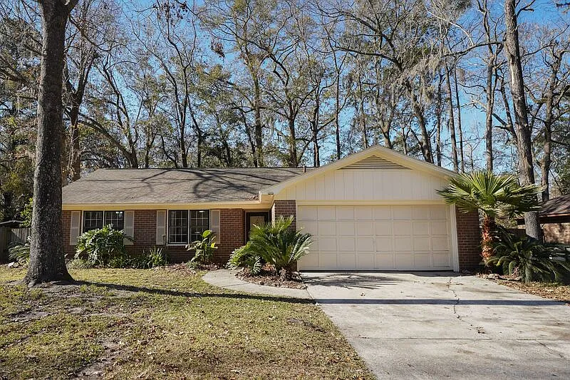 3 bed, 2.0 bath, 1577 sqft, $2,100 — Photo 2