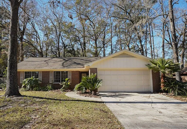 11 Brandy Ln — Photo 2