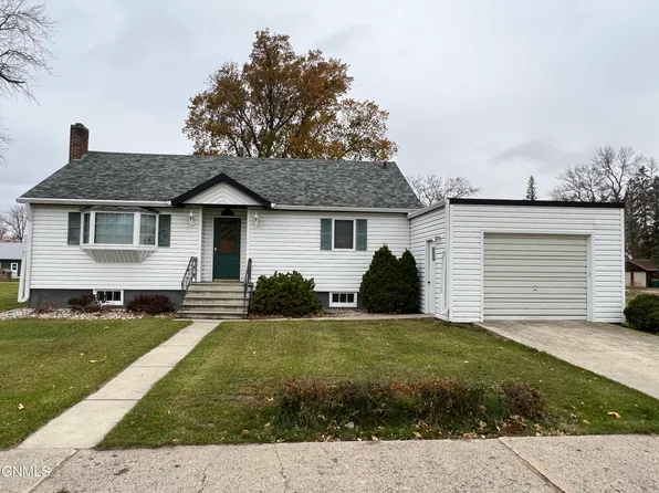 218 1st St NW, Lamoure, ND 58458