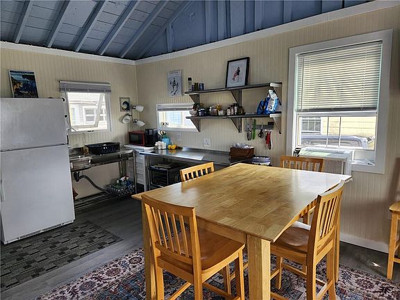 5th image of 240-15E3 Cards Pond Rd