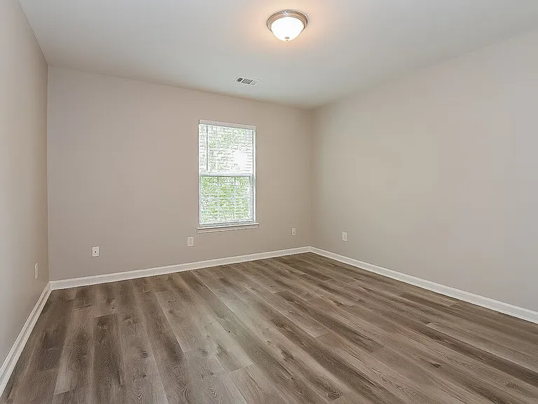 2495 Mayfair Dr — Photo 13