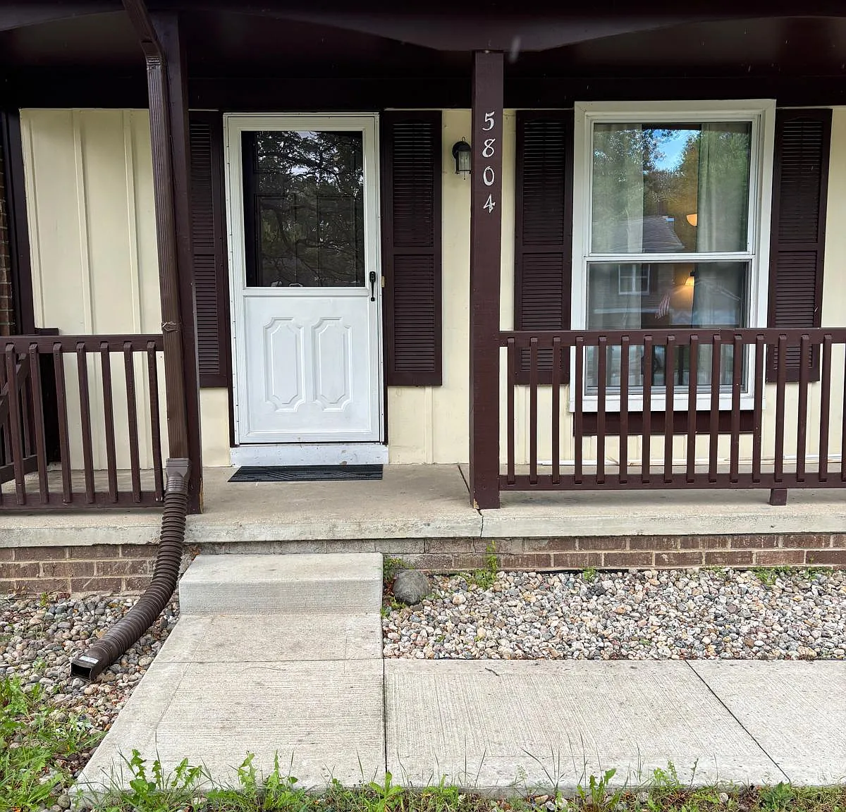 3 bed, 1097 sqft, $2,200 — Photo 1