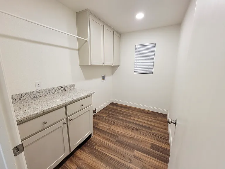 2410 Maxwell Dr — Photo 17