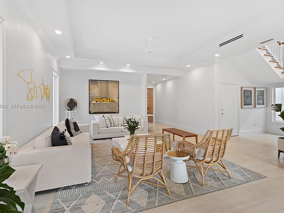 3rd image of 5 Coconut Ln