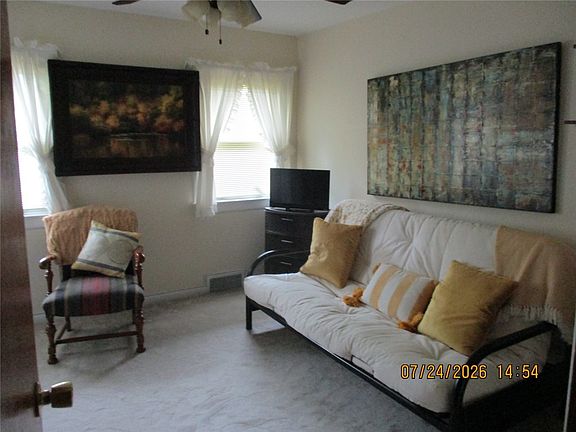 5th image of 1502 Plum St